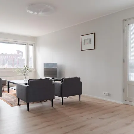 Appartamento Renovated 3br With Balcony Just 350m From Train Station And 500m From Nokia Arena Tampere
