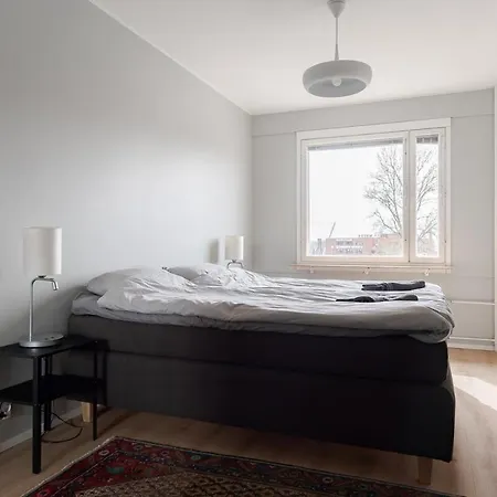 Renovated 3br With Balcony Just 350m From Train Station And 500m From Nokia Arena Appartamento Tampere