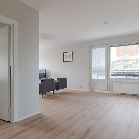 Renovated 3br With Balcony Just 350m From Train Station And 500m From Nokia Arena